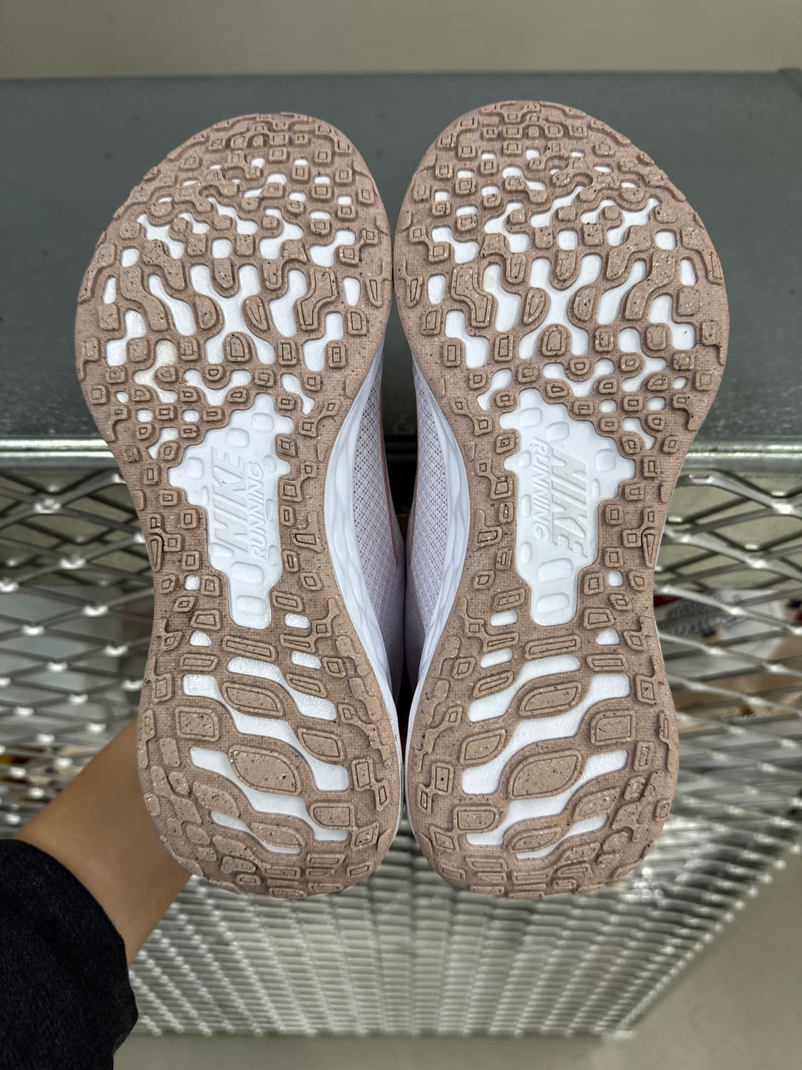 나이키 레볼루션 6 넥스트 네이처 235 상품이미지7