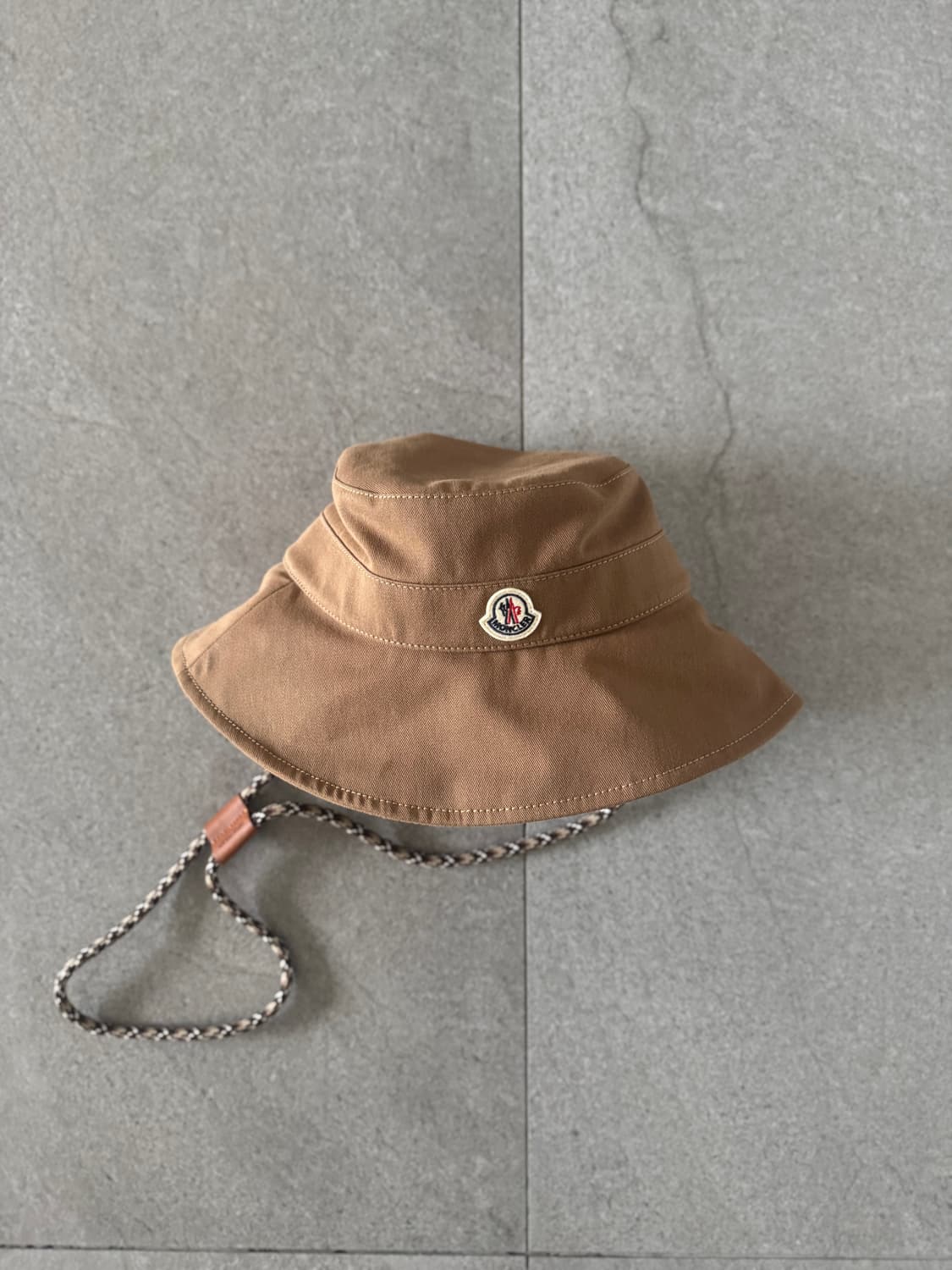 몽클레어 로고 코튼 개버딘 버킷 모자  상품이미지1