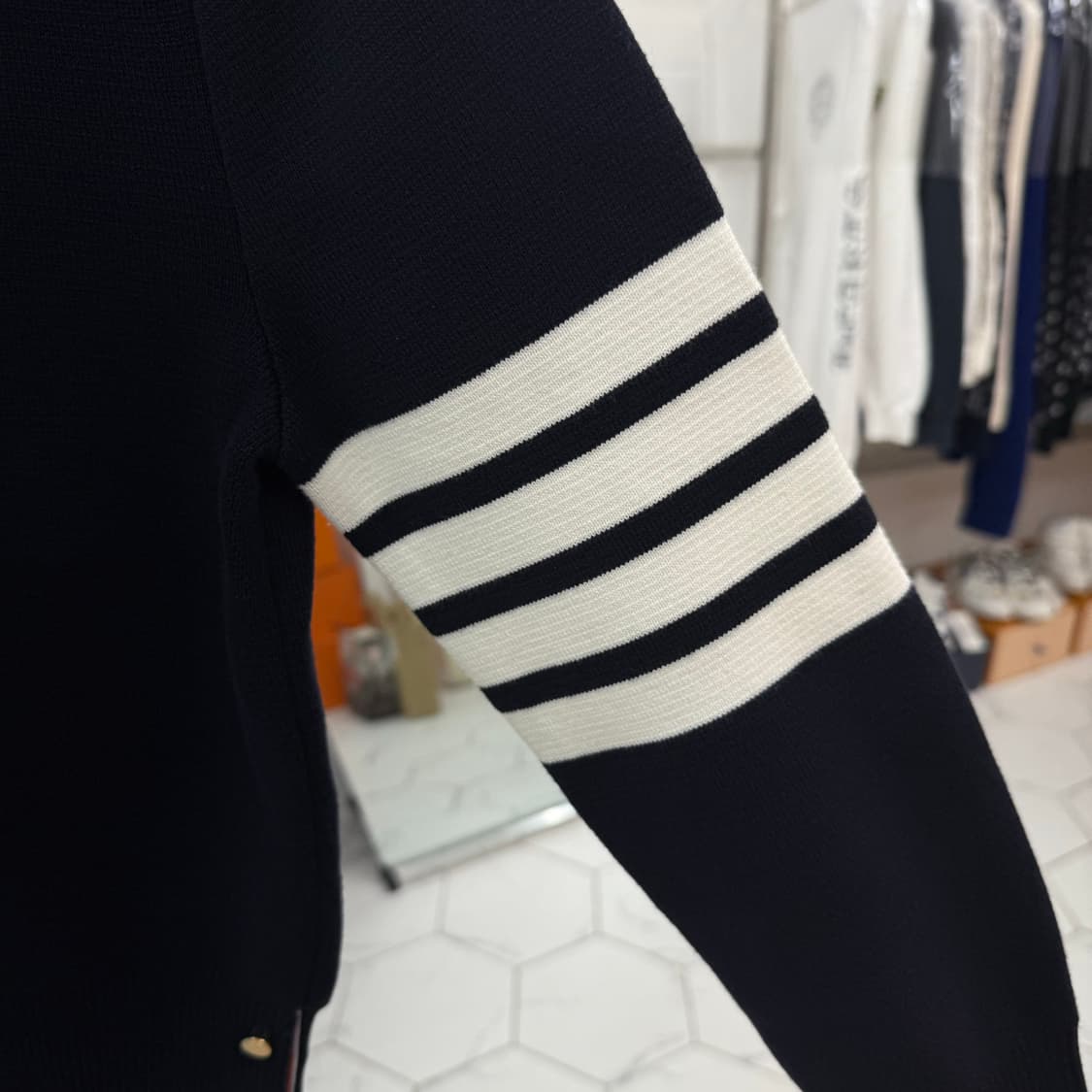 [새상품급/40] 톰브라운 밀라노스티치 금장 니트  상품이미지3