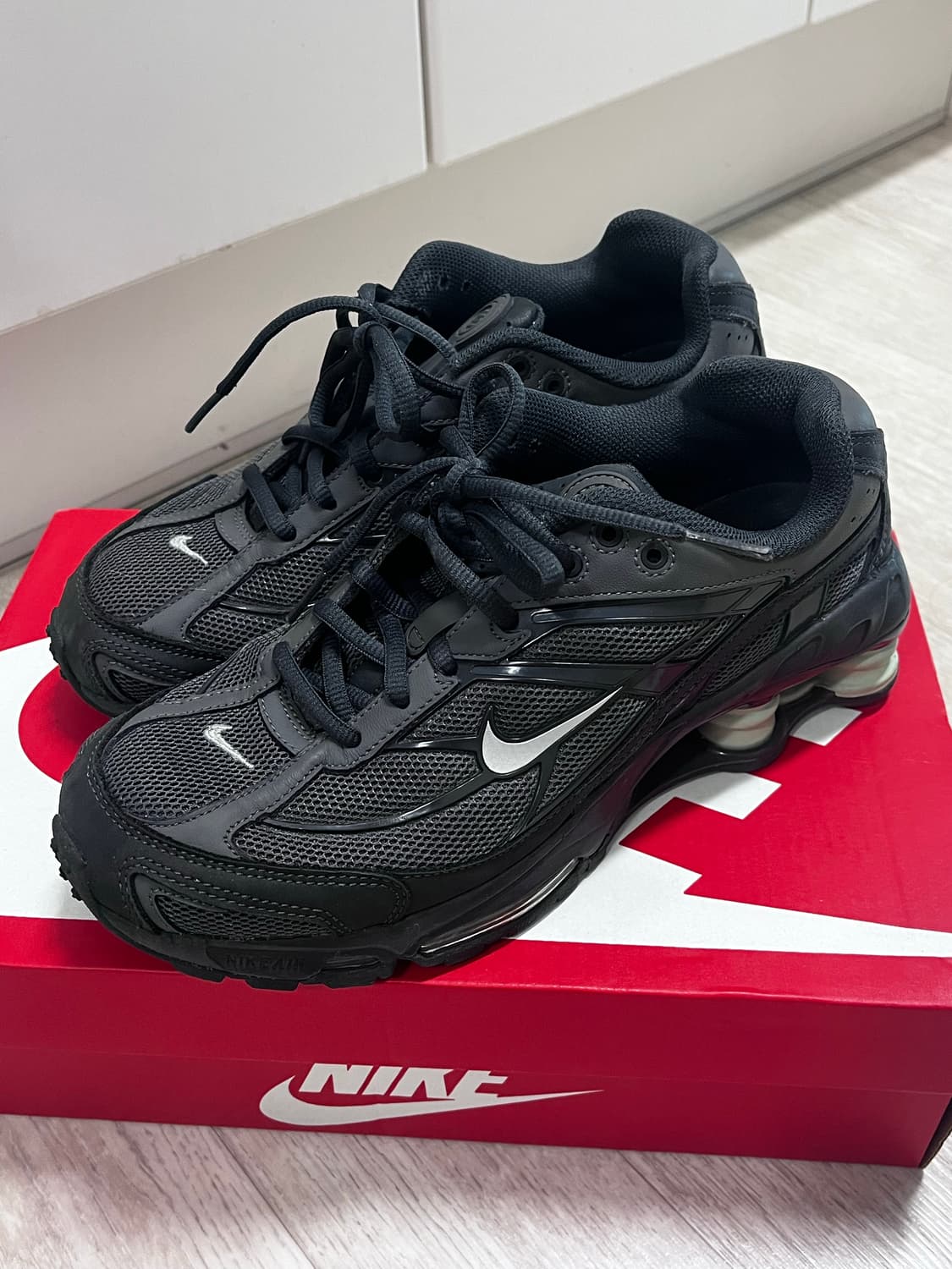 나이키 샥스 라이드 2 아이언 그레이 245 판매합니다! (국내 정발) 상품이미지1