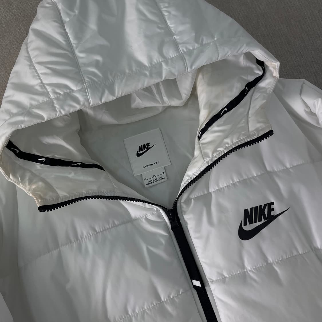 W 100 나이키 신형 백스우시 화이트 푸퍼 패딩 상품이미지3