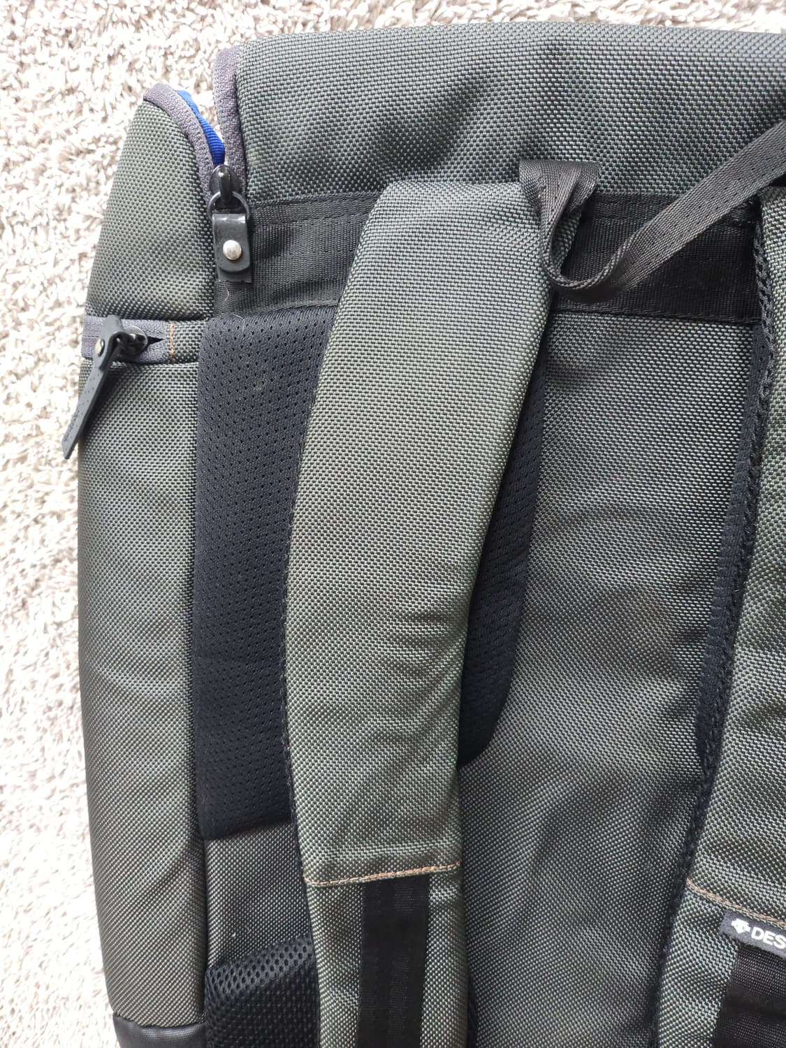 데상트 애슬레틱 스퀘어 백팩 상품이미지5