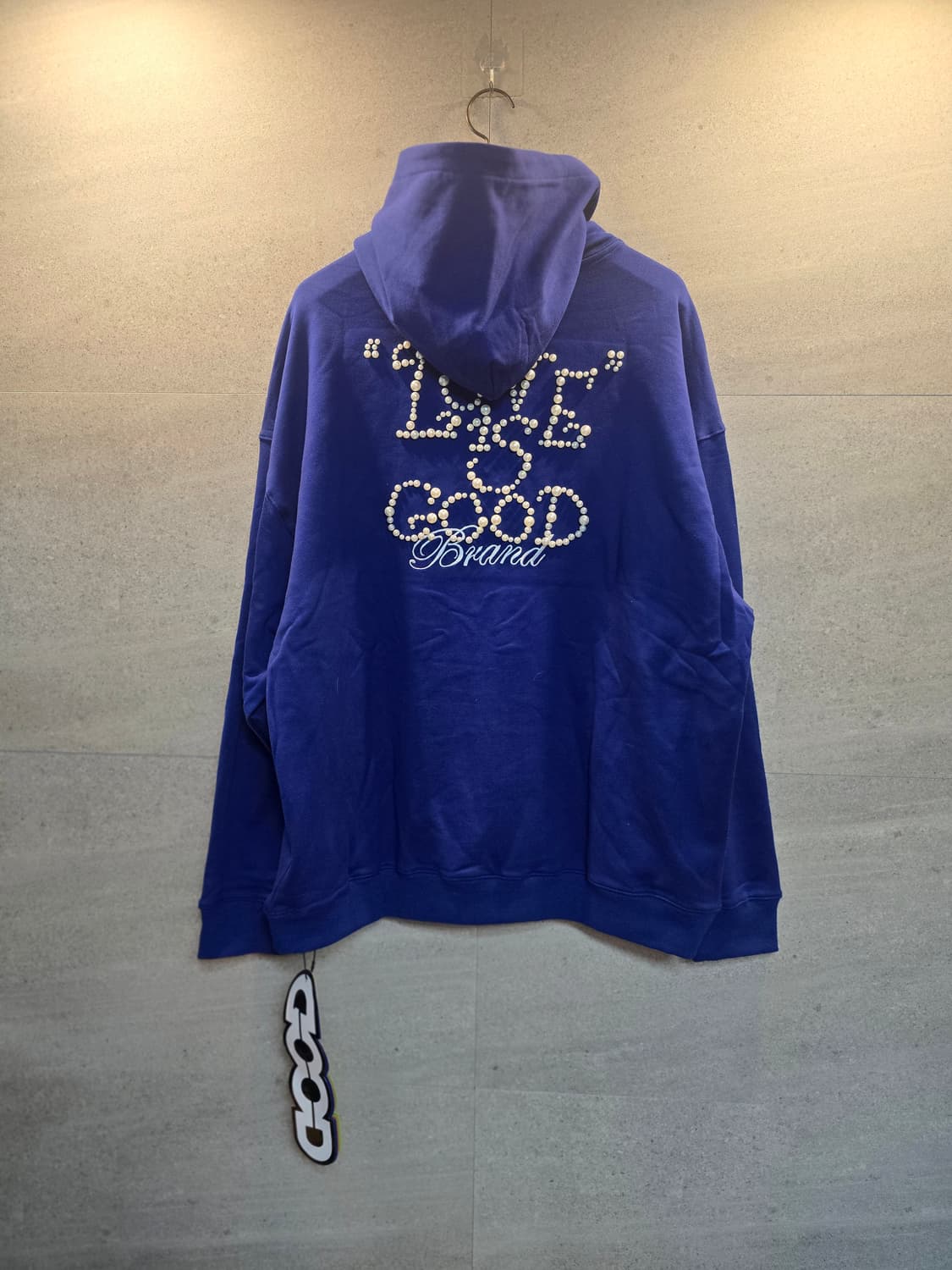 LOVE IS GOOD. 펄 로고 후드티 상품이미지4