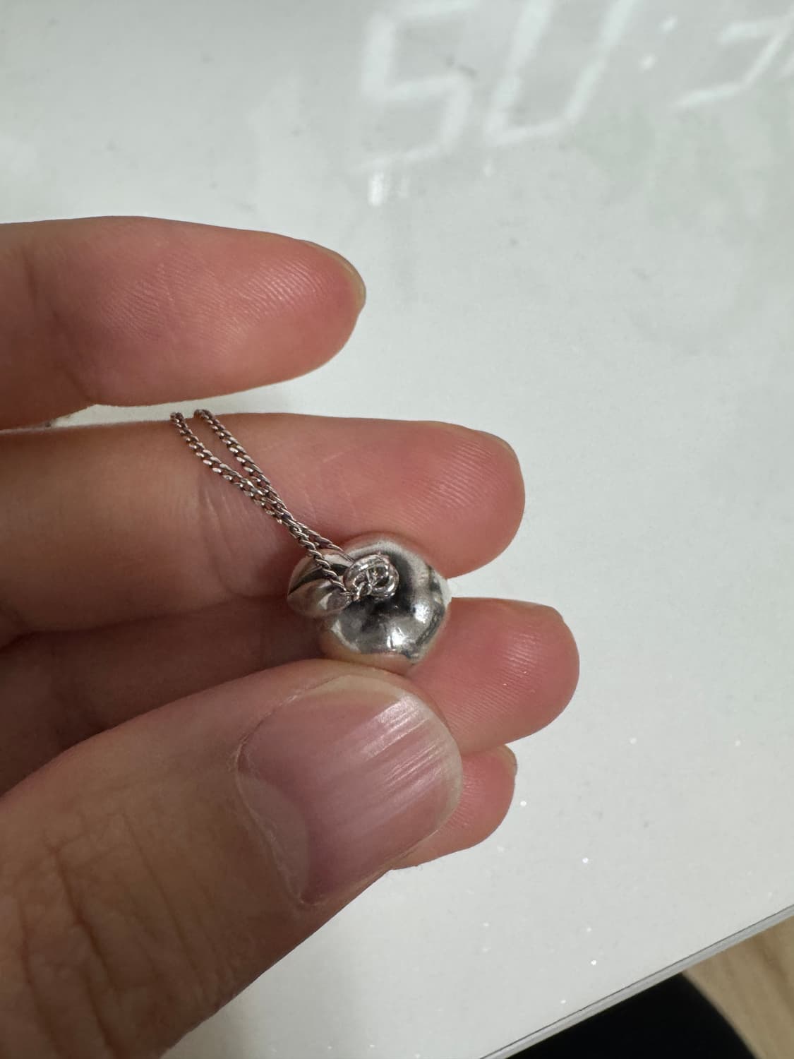 언더커버 애플 목걸이 상품이미지9