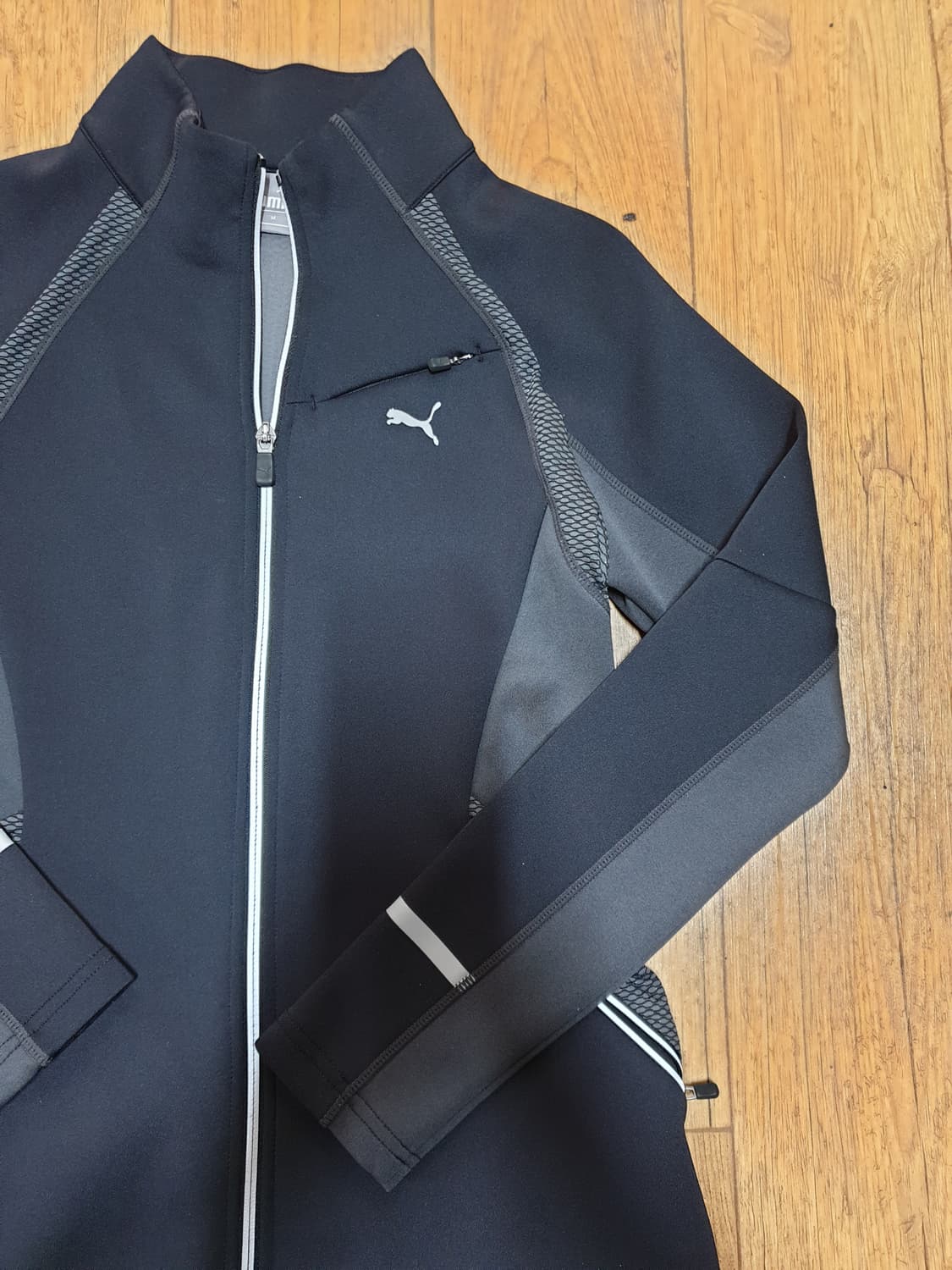 1012 푸마 운동복 집업 90 사이즈입니다 상품이미지3