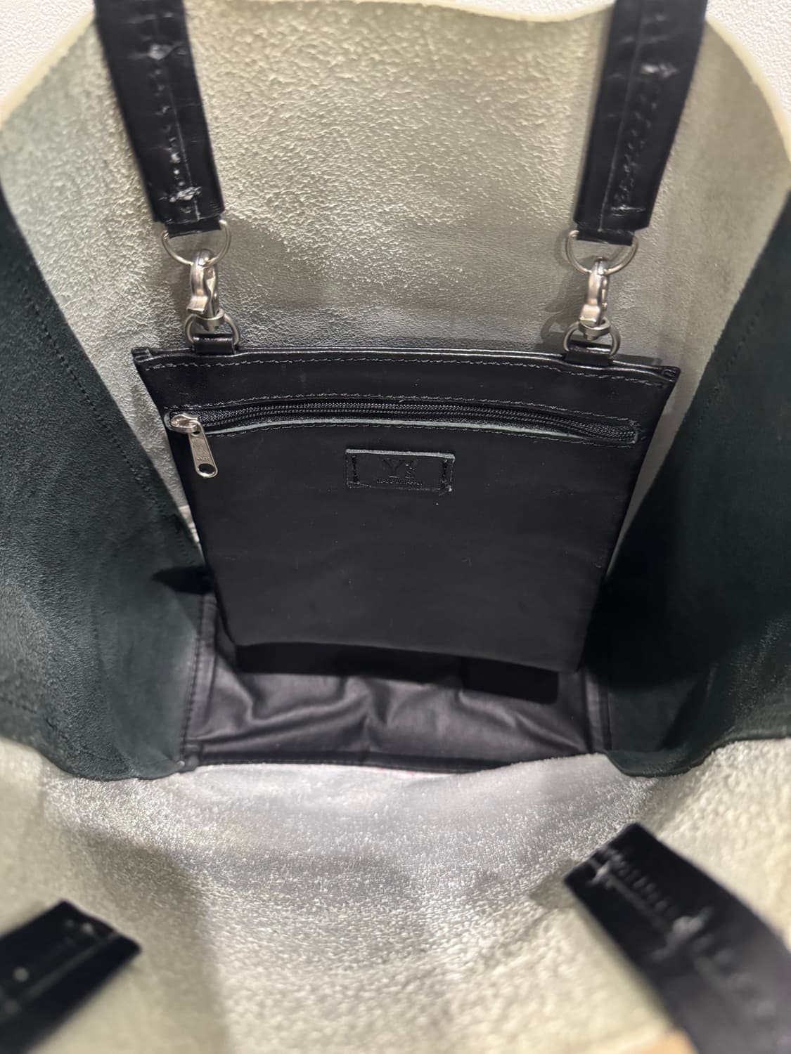 요지야마모토 도트 레더 토트백 상품이미지6