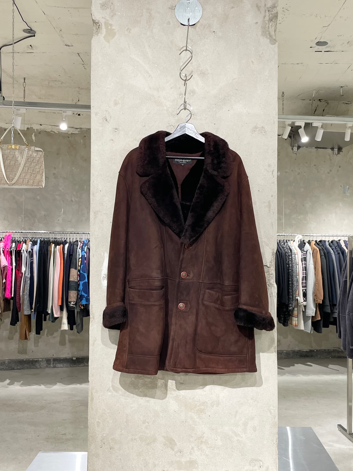 이브 생로랑 뿌르 옴므 딥 브라운 쉽 레더 스웨이드 무스탕 자켓 상품이미지1