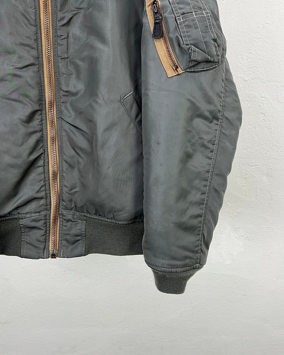 아비렉스 MIL-J-8279A 미공군 MA-1 플라이트 자켓 상품이미지5