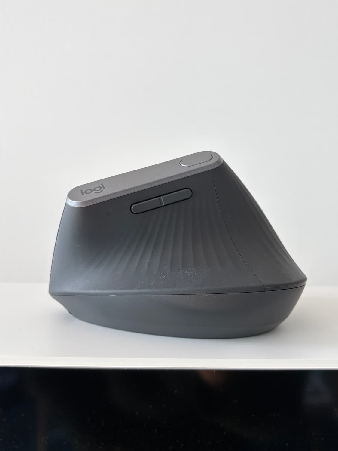 로지텍 MX VERTICAL 버티컬 인체공학 블루투스 무선 마우스 상품이미지3