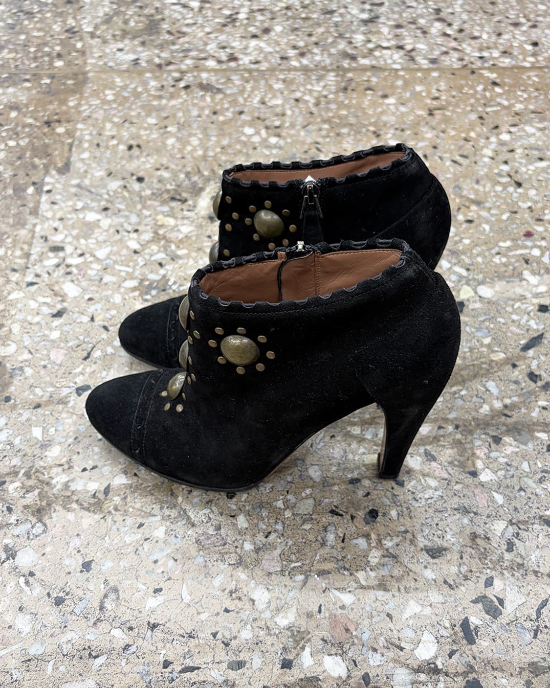 알라이아 스웨이드 펌프스 상품이미지2