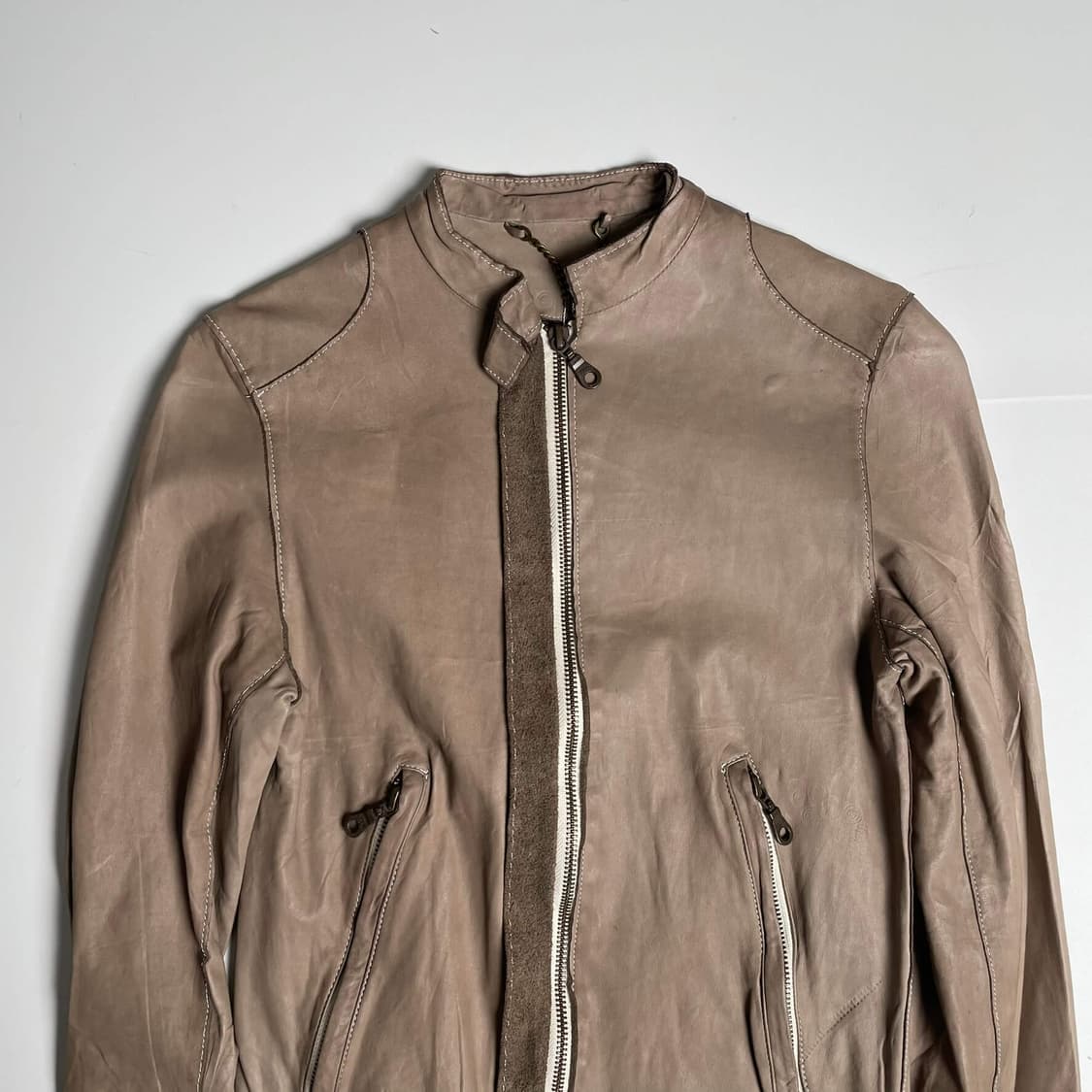 Sisil 다트 디테일 소가죽 집업 자켓 상품이미지2