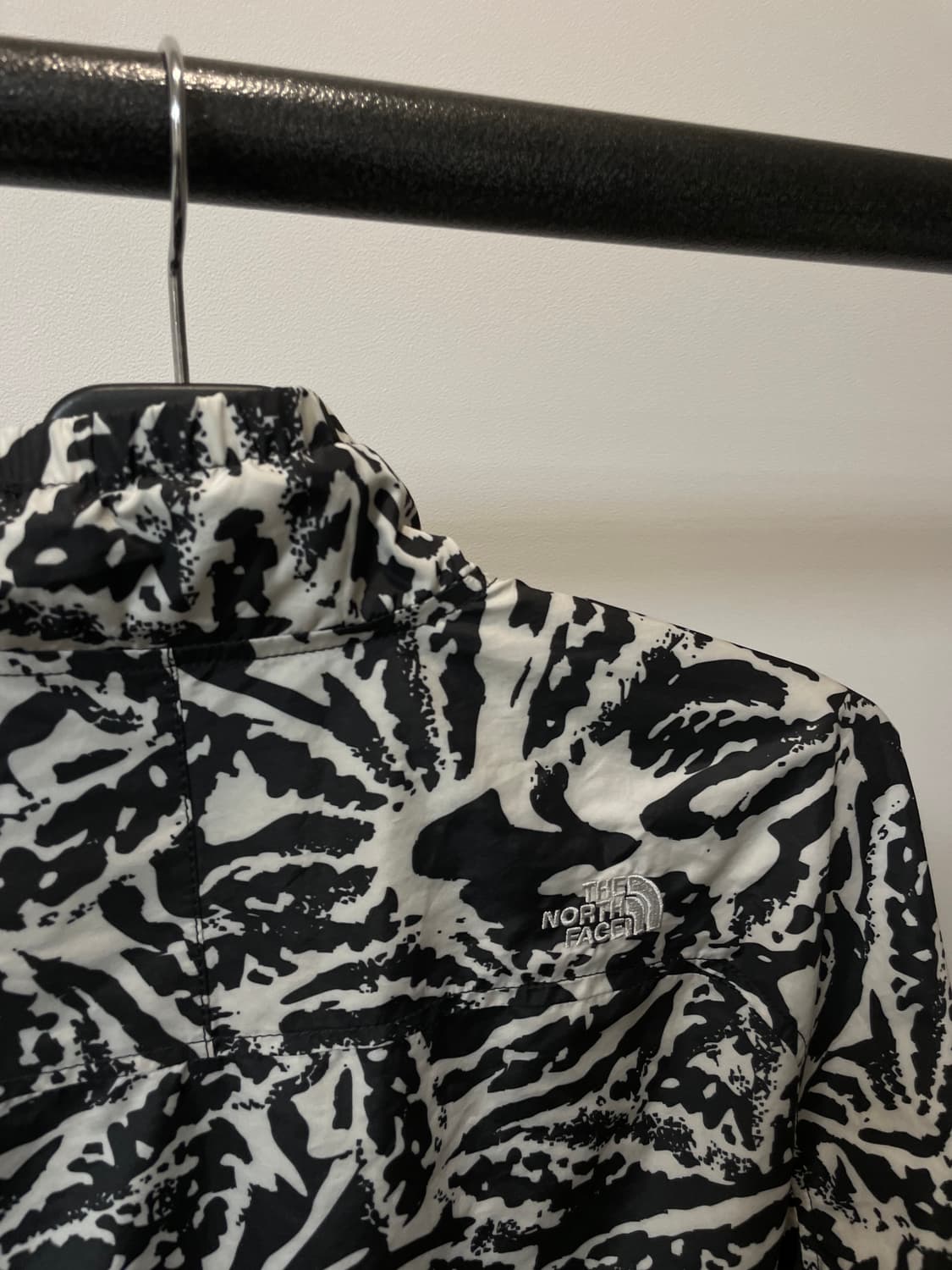 (M/M) 노스페이스 포인트 패턴 포켓 바람막이 자켓 상품이미지4