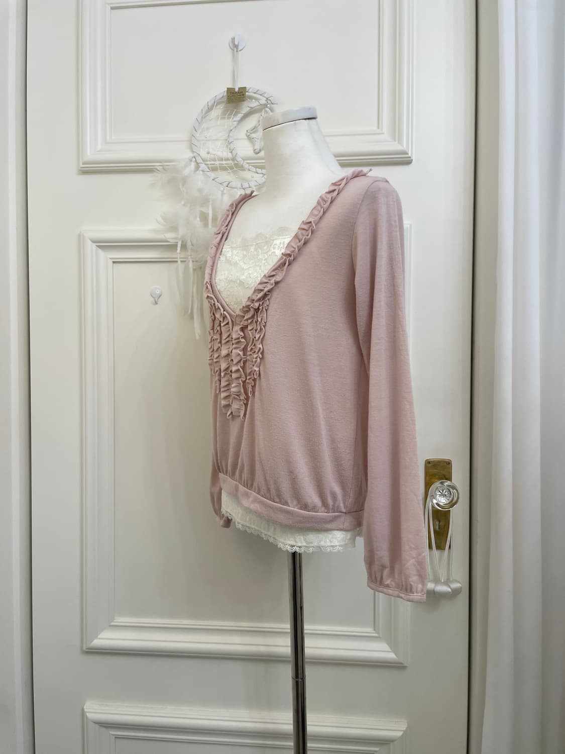 indipink ruffle v-neck top&ivory lace sl 상품이미지2