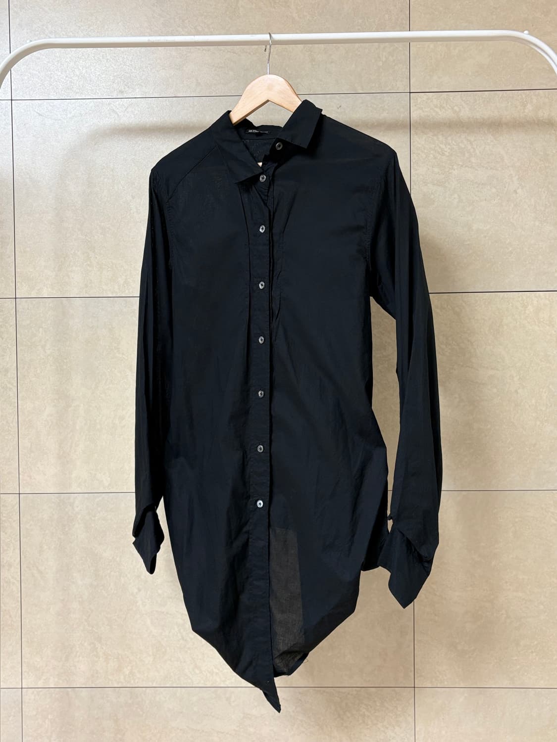 앤드뮐미스터 07ss 비대칭 백 스트랩 셔츠 상품이미지1