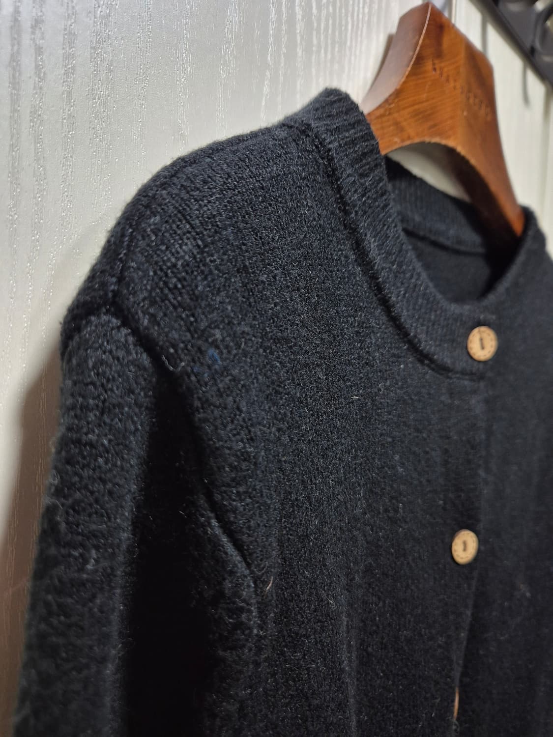 빈티지 우드단추 블랙 가디건 상품이미지3