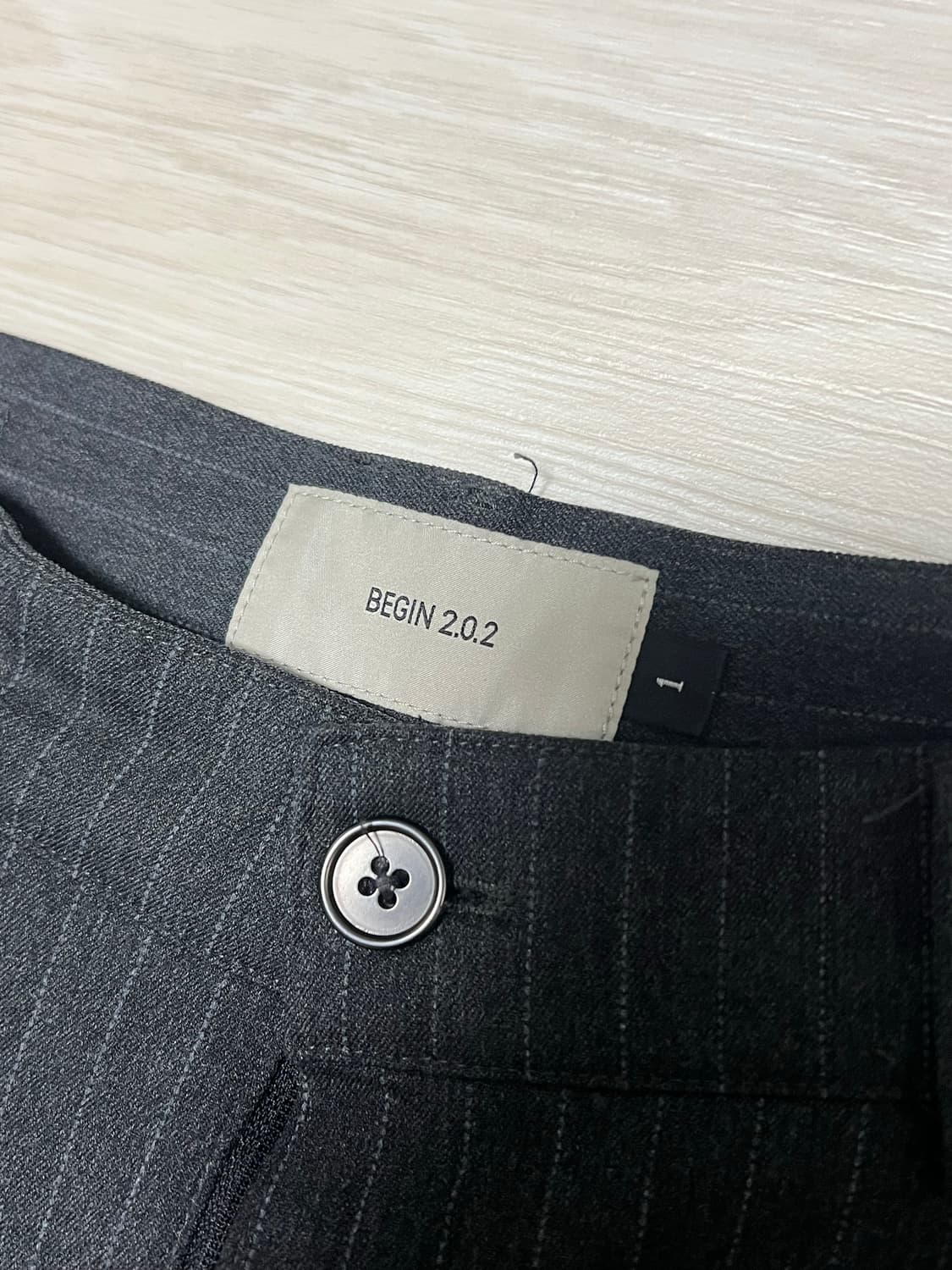 비긴 202 스트라이프 팬츠 (챠콜) 상품이미지3