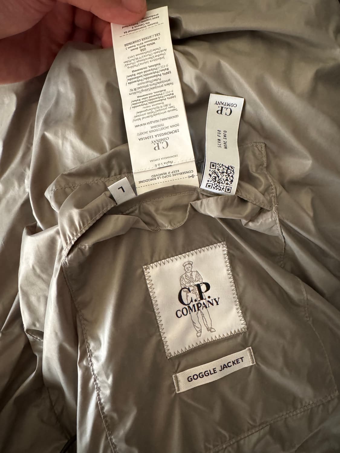 Cp컴퍼니 dd쉘 고글 경량패딩 펀가이 그레이 L 상품이미지6