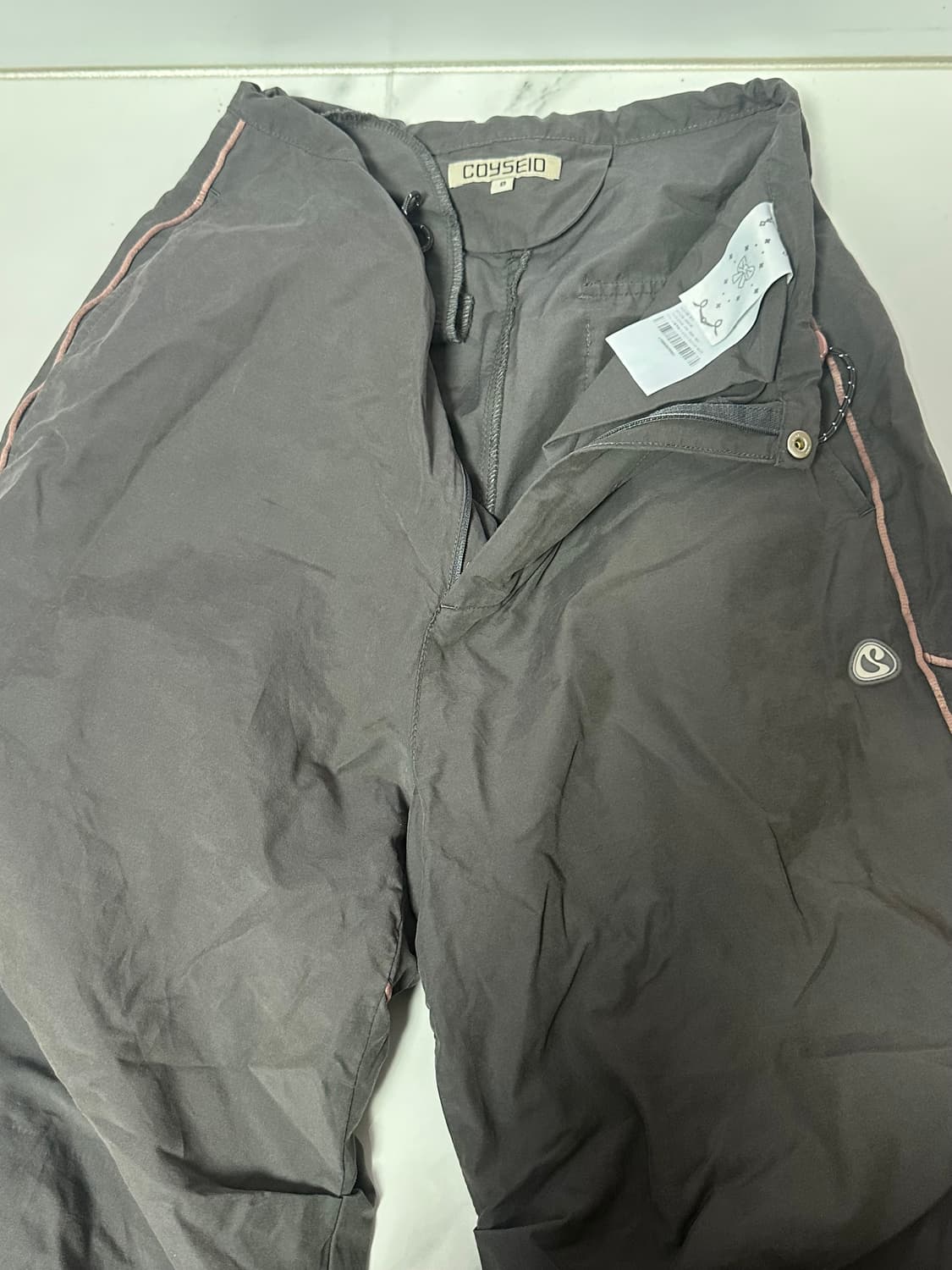 코이세이오 스트랩 라인 팬츠 그레이 핑크 상품이미지1