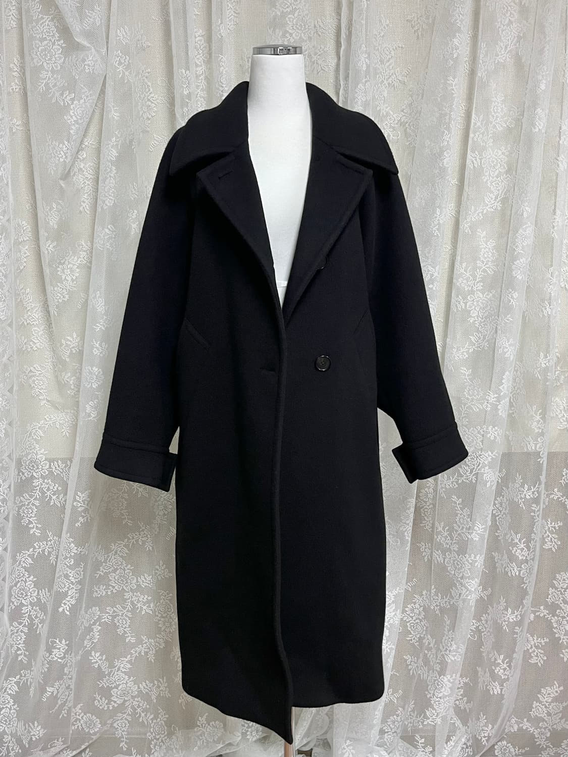 2) 구호 플러스 볼륨 실루엣 맥카라 코트 블랙 상품이미지4