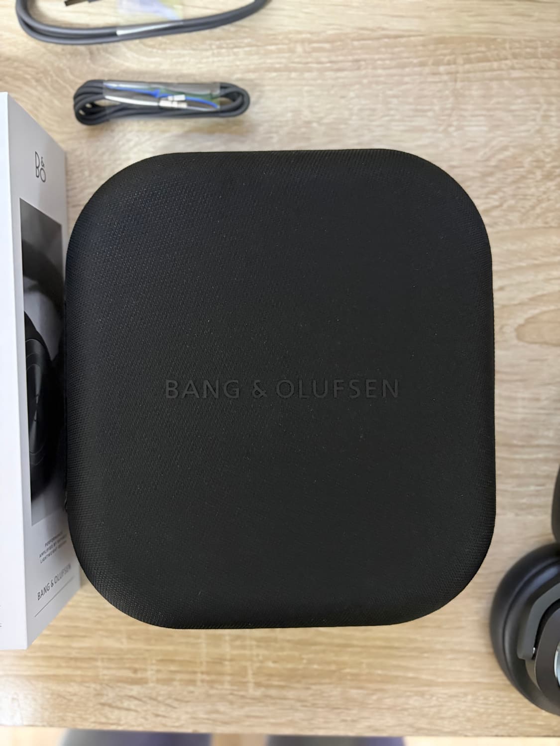 뱅앤올룹슨 Beoplay HX 블랙 풀박스 상품이미지6