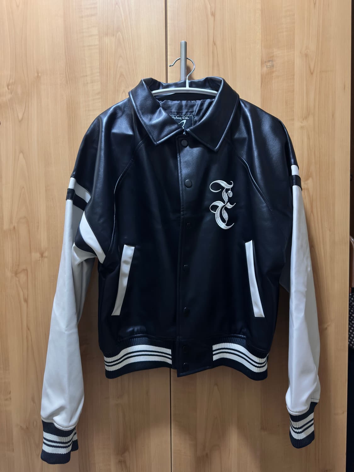 팬시클럽 한정판 바시티 자켓 ONE SIZE 상품이미지1