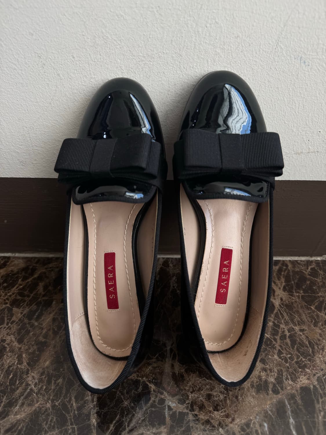 세라 SAERA  블랙 리본 에나멜 로퍼 230 상품이미지1