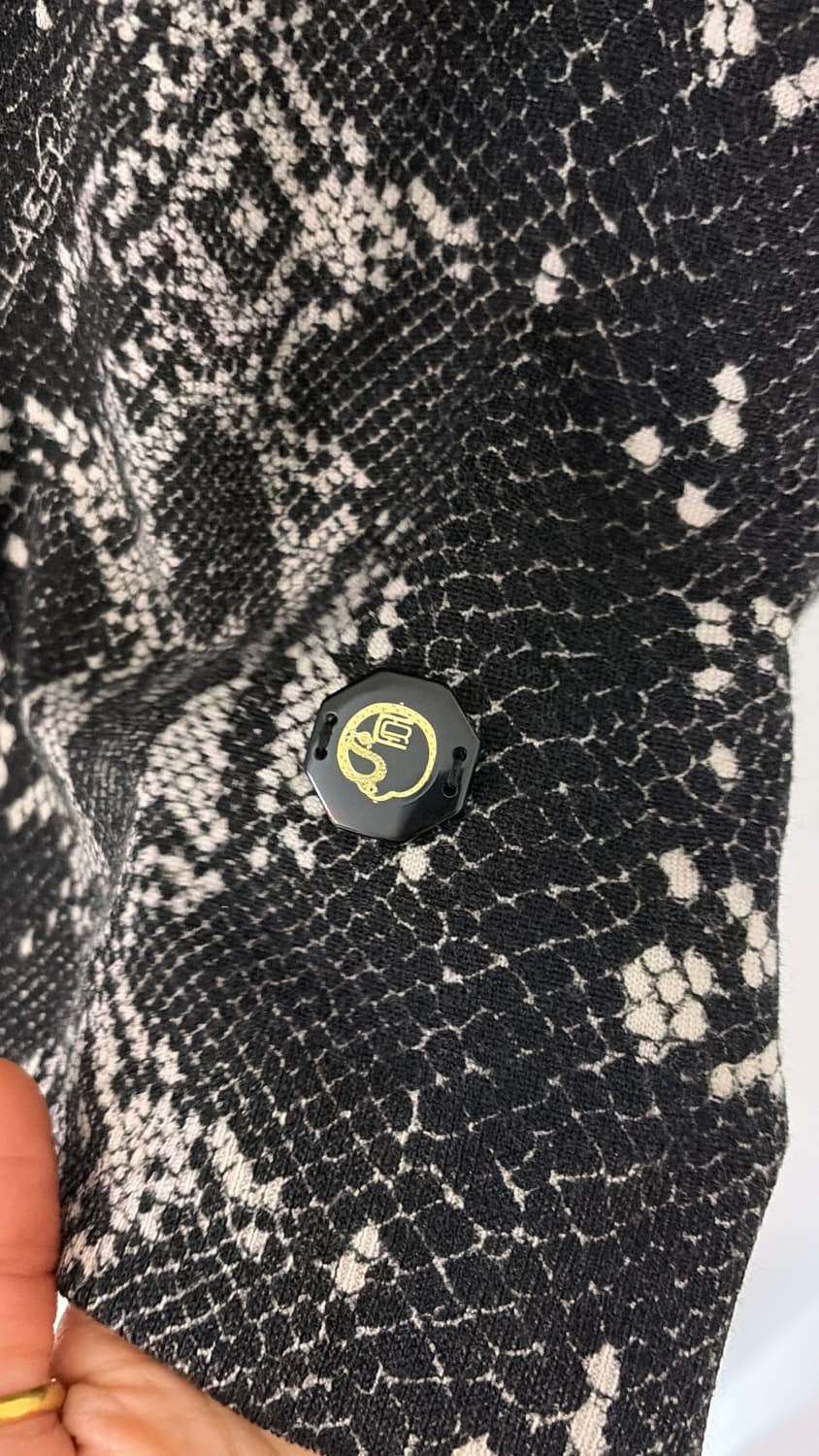 Roberto Cavalli 뱀피무냥 니트 44,55 정품 상품이미지3