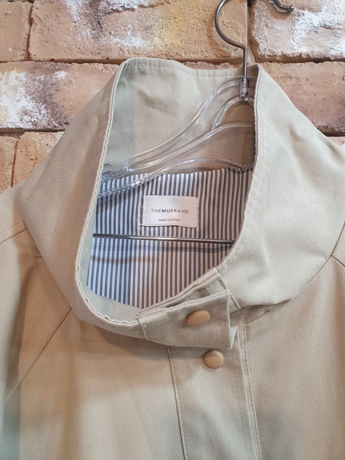 상태 최상 더뮤즈브랜드의 베이지색 트렌치코트 상품이미지3