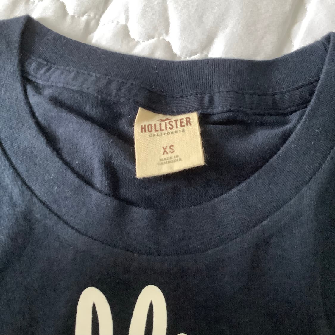 홀리스터 슬림핏 네이비 반팔티 상품이미지3
