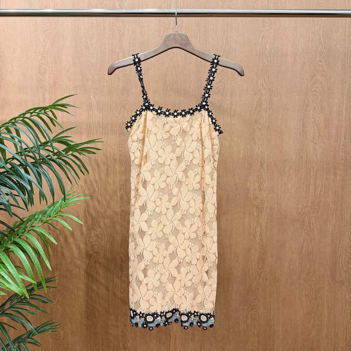 안나수이 슬리브리스 미니 원피스 플라워 레이스 디테일 베이지 핑크 상품이미지1