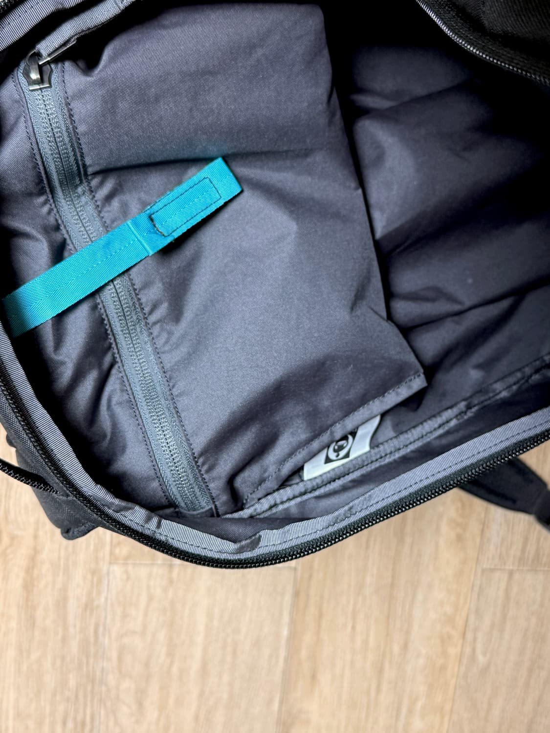 아크테릭스 맨티스 16 블랙 백팩 상품이미지3