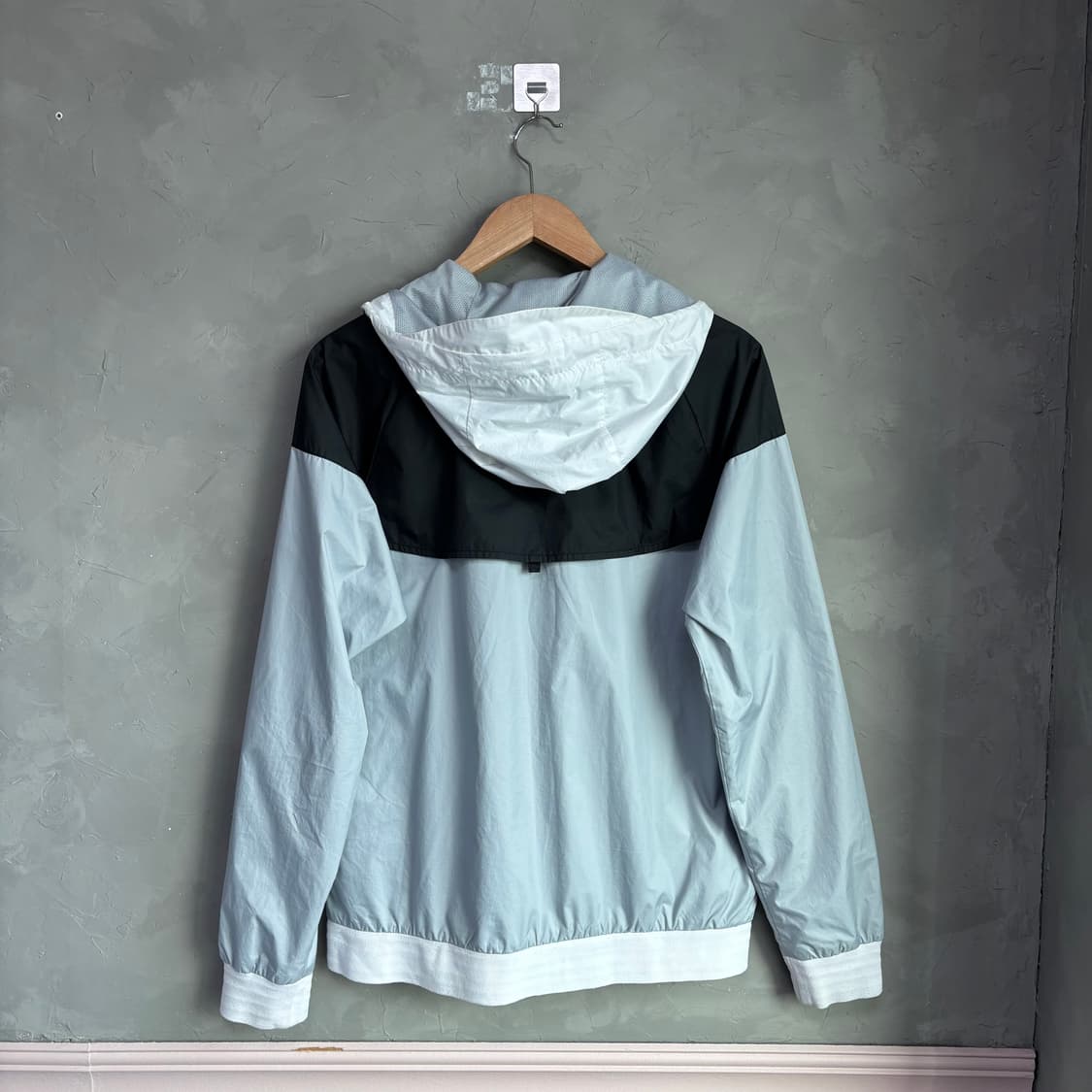 나이키 윈드러너 바람막이 화이트 그레이 상품이미지4