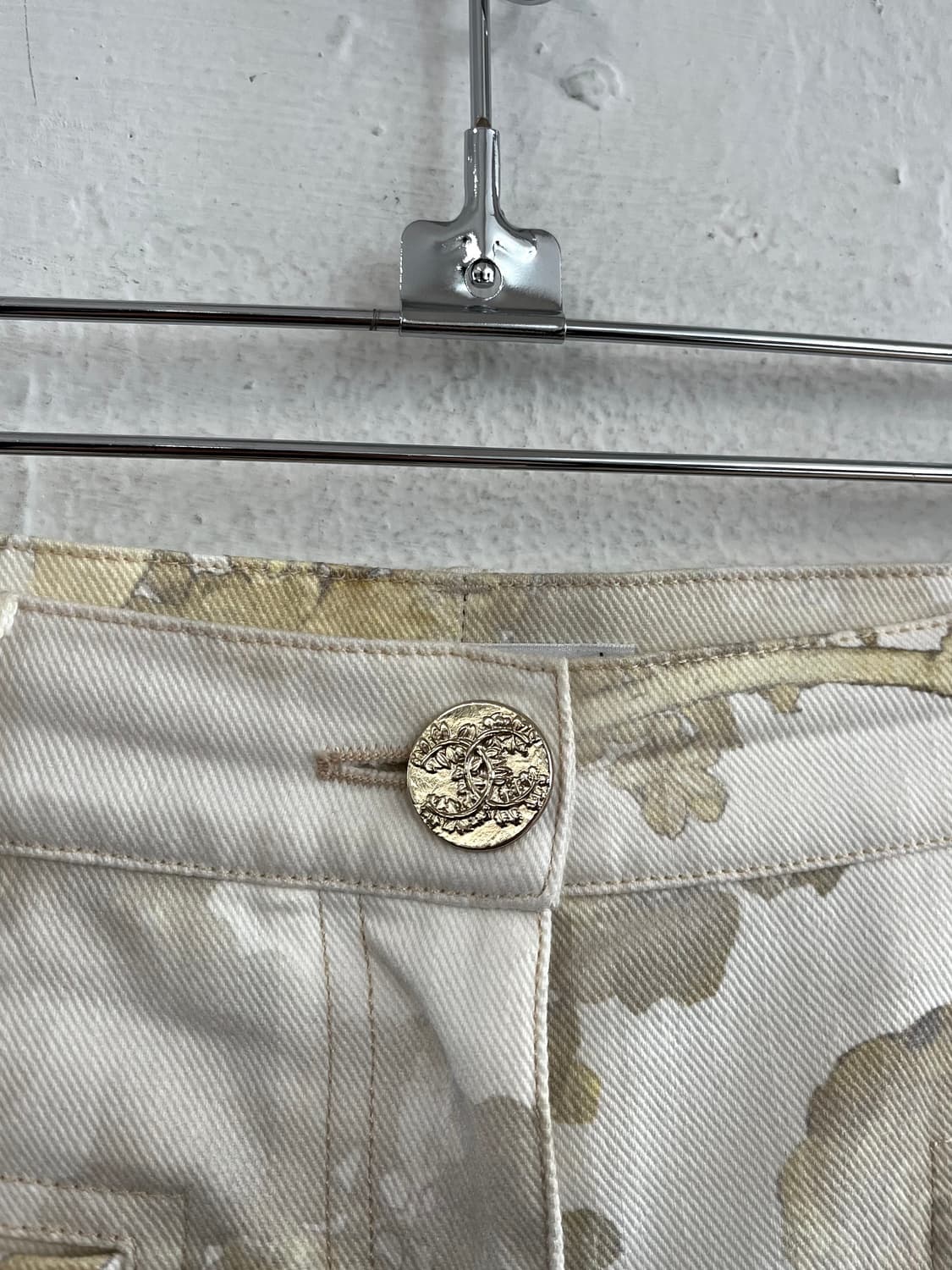 샤넬 2018SS 컬렉션 로우라이즈 플라워 데님 팬츠 상품이미지3