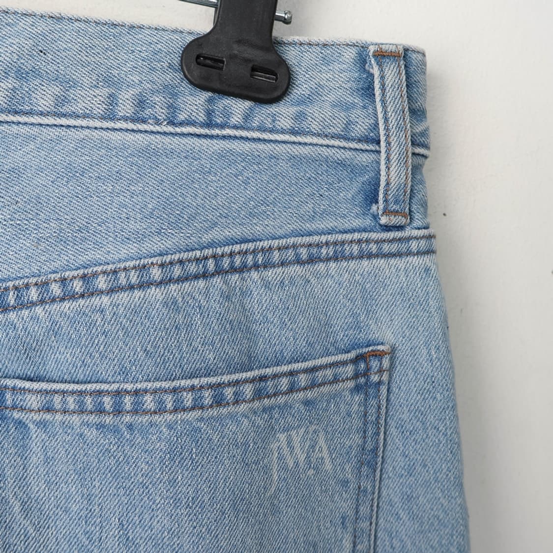 25/유니클로 JW앤더슨 스트레이트진 상품이미지3