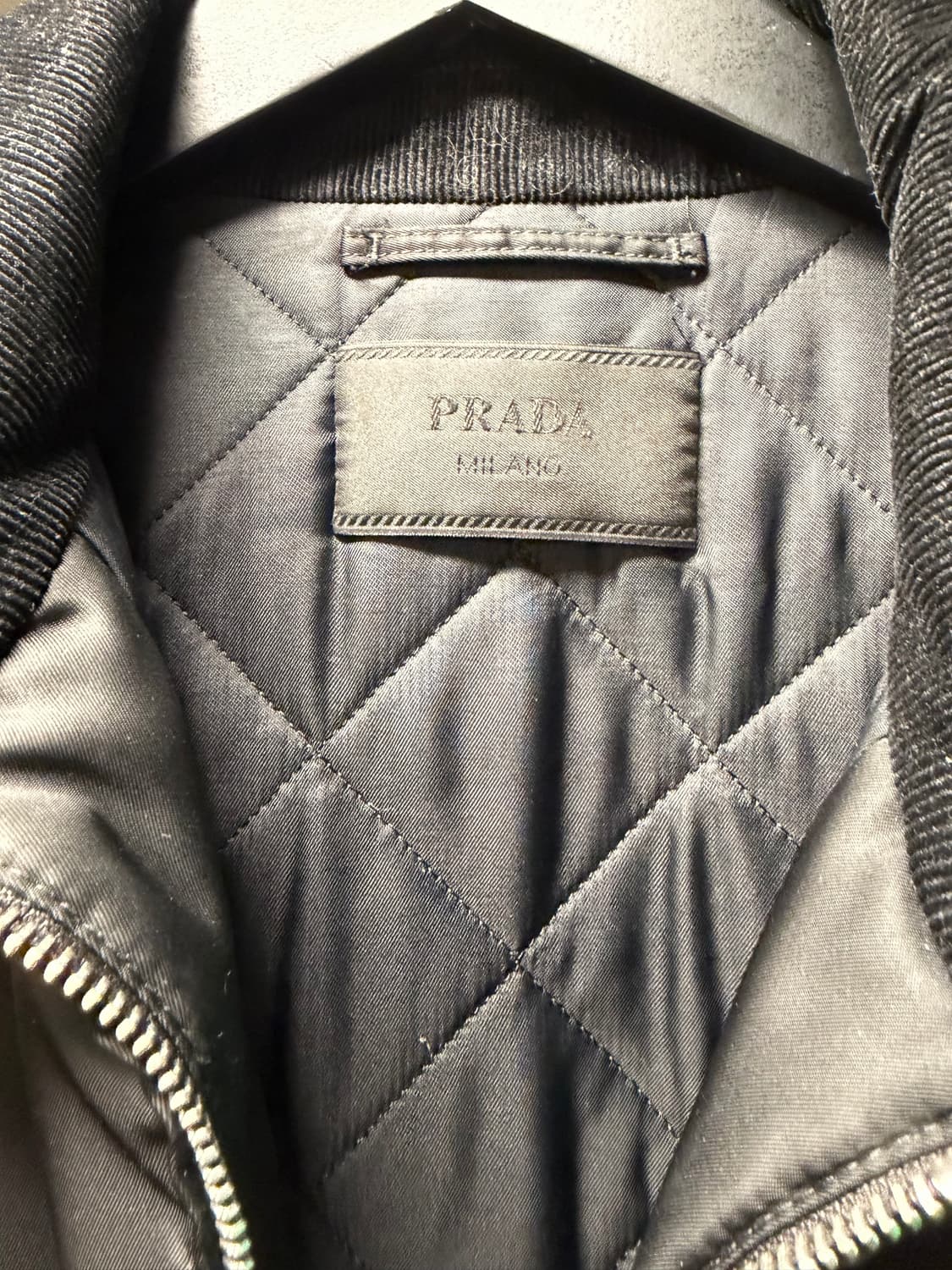 프라다 리나일론 블루종 자켓 판매합니다 상품이미지5