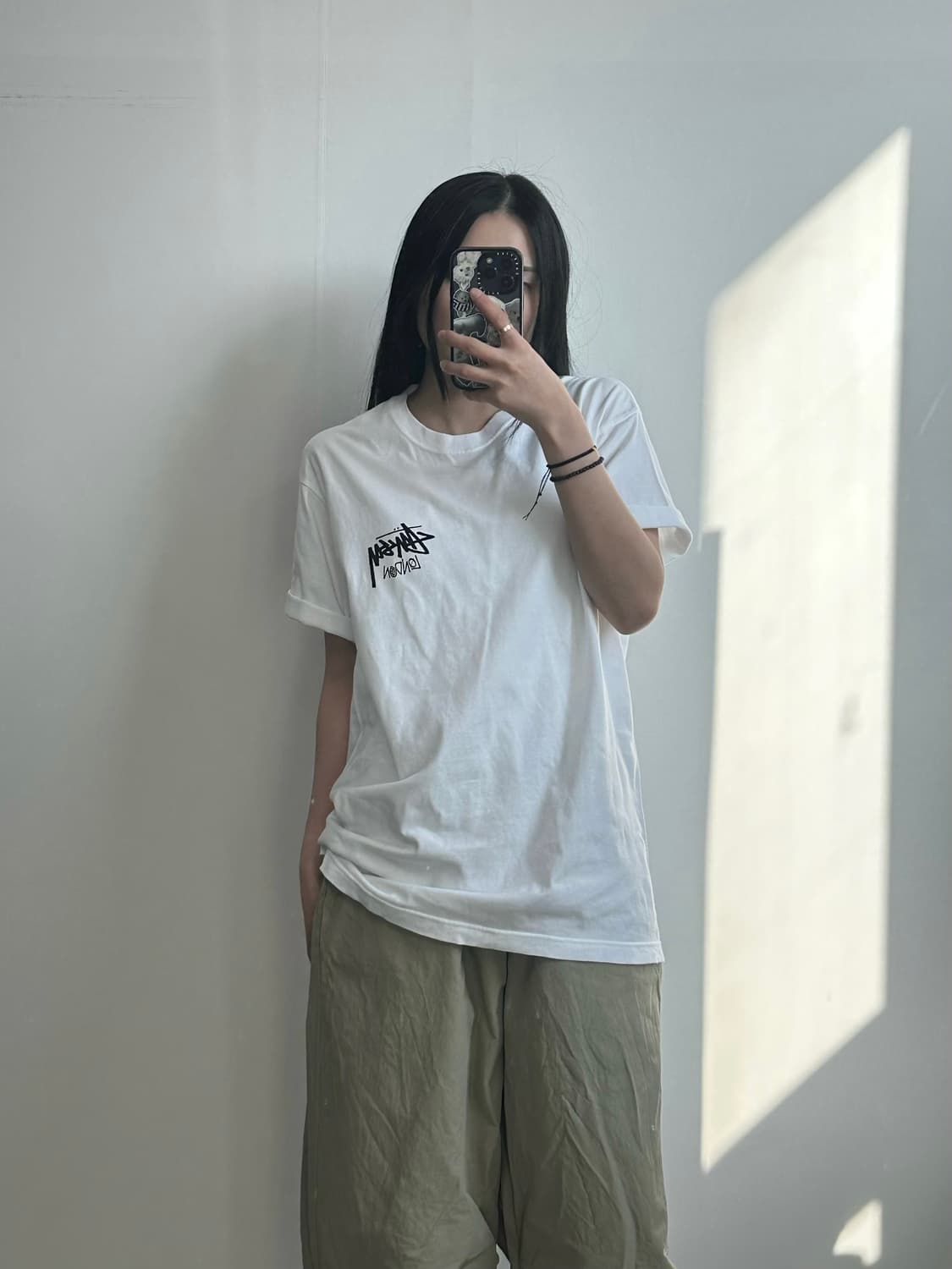 스투시 런던 화이트 반팔 티셔츠 상품이미지2
