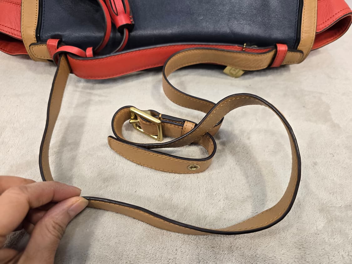 코치 삼색 레더 토트백 숄더백 태슬 장식 가방 상품이미지5