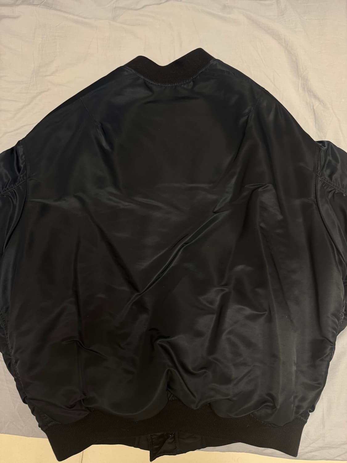 [54] 발렌시아가 17시즌 봄버 블랙 (로고X) 상품이미지3