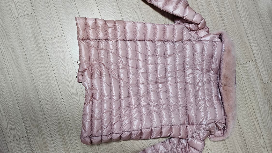 몽클레어 새제품급 밍크퍼 경량 다운 패딩 점퍼 3호 상품이미지3
