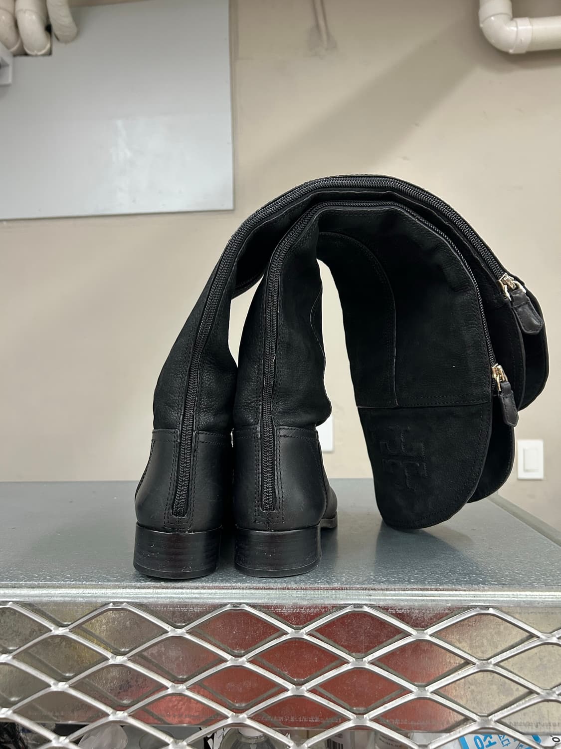 토리버치 블랙 스웨이드 롱 부츠 7M 상품이미지3