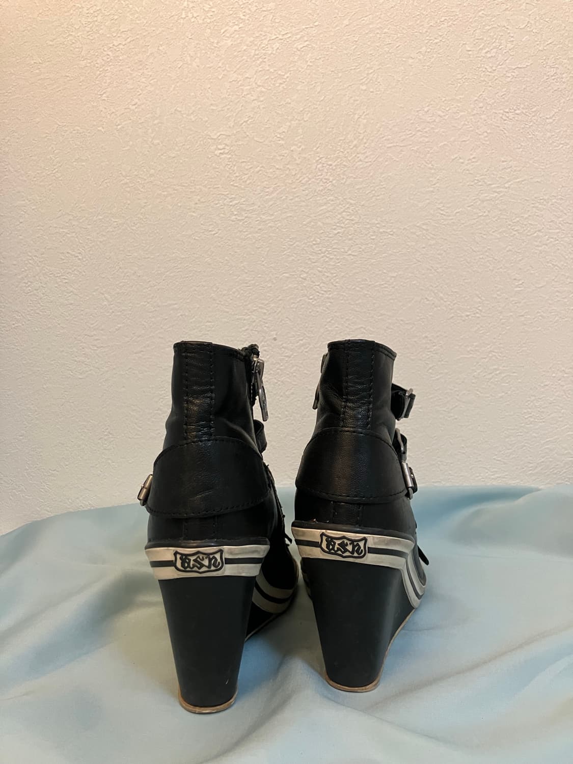 Ash 아쉬 블랙 웨지힐 버클 하이탑 스니커즈 상품이미지3