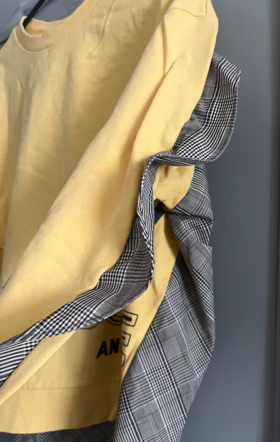 럭키슈에뜨 프릴 언발 맨투맨 36사이즈 상품이미지3