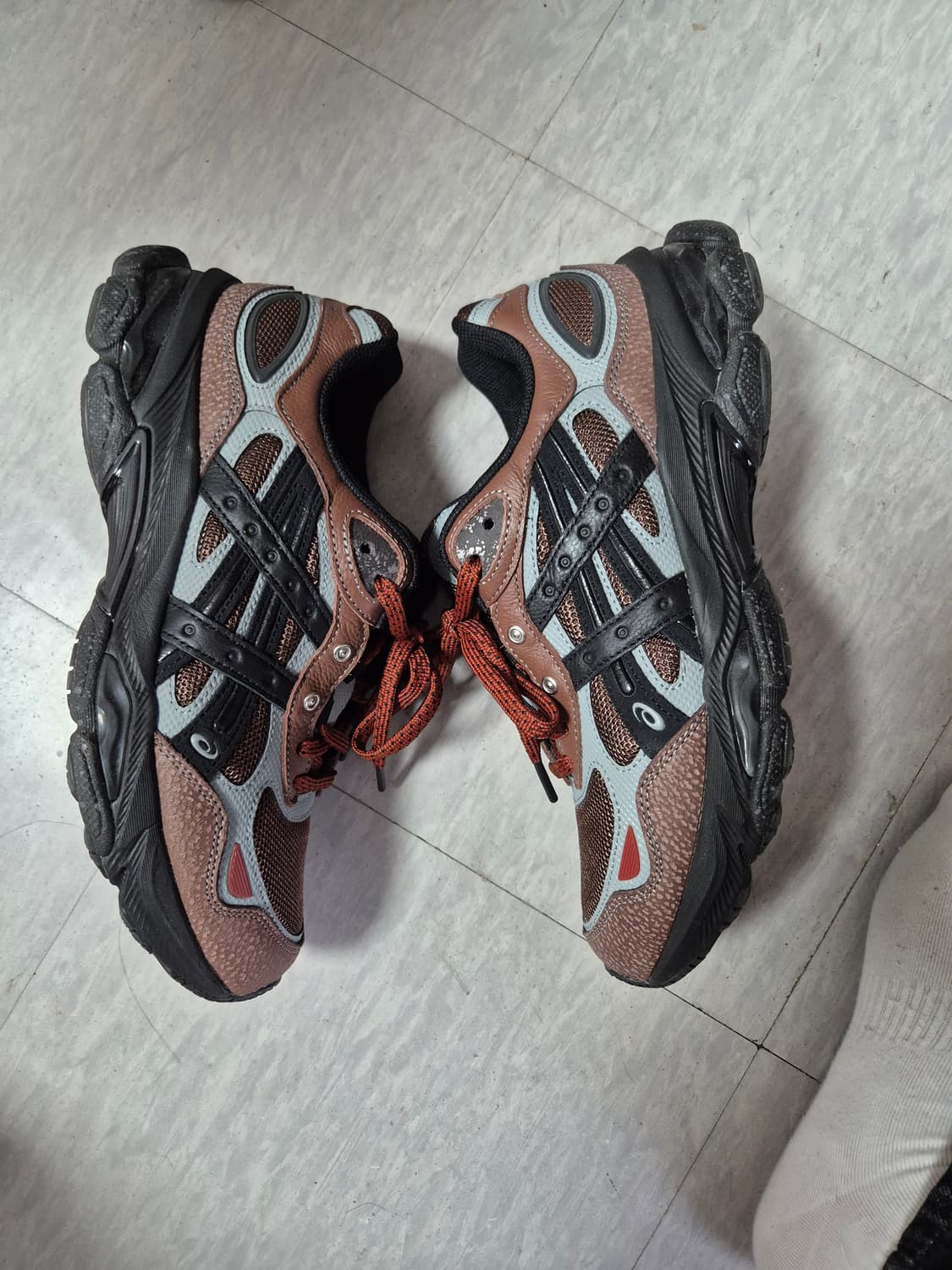 아식스 젤 NYC 2.0 마호가니 블랙 270 상품이미지6