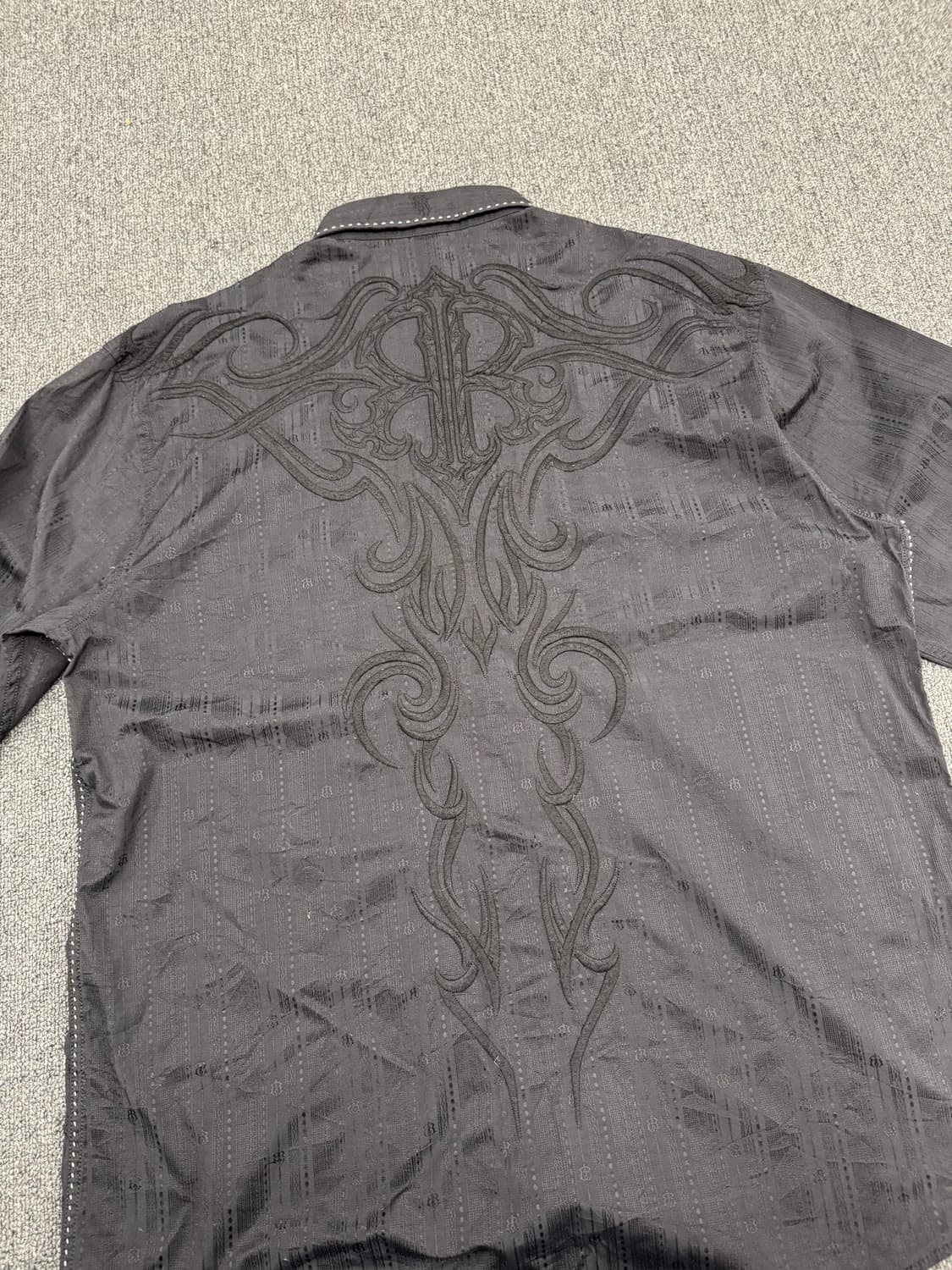 2XL)Roar 빈티지 패턴 자수 블랙 긴팔셔츠 상품이미지7