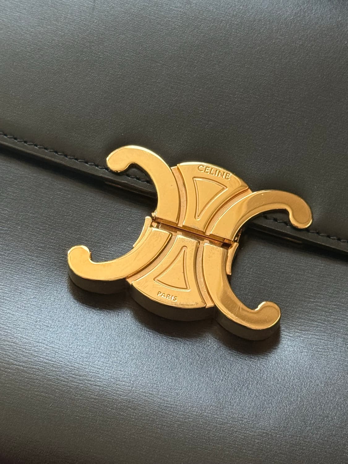 셀린느 트리옹프백 블랙 라지사이즈  상품이미지4