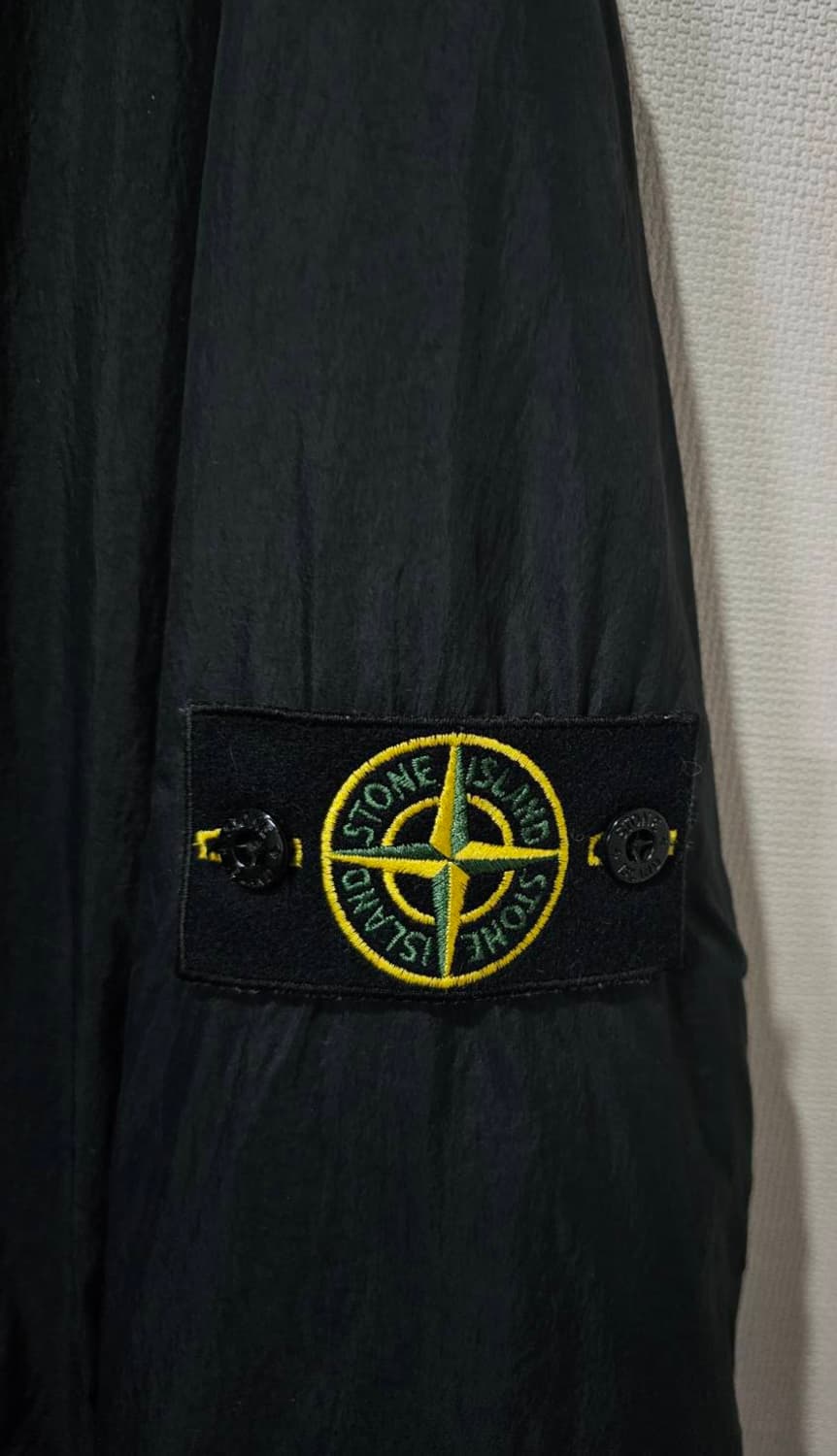 [백화점판/S급] 스톤아일랜드 크링클랩스 봄버 자켓 105 / XL 상품이미지3