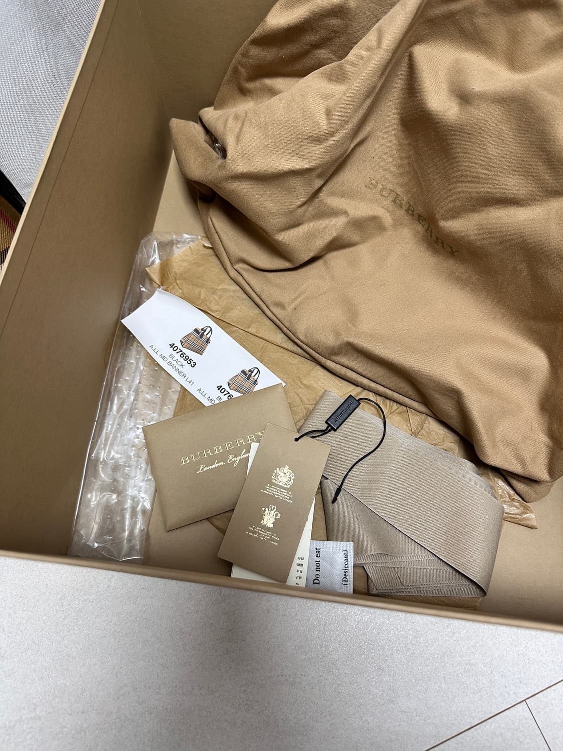 버버리 체크 배너 토트/숄더백 미디움 상품이미지5