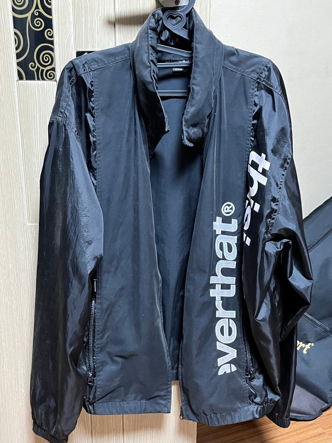 디스이즈네버댓 바람막이 상품이미지1