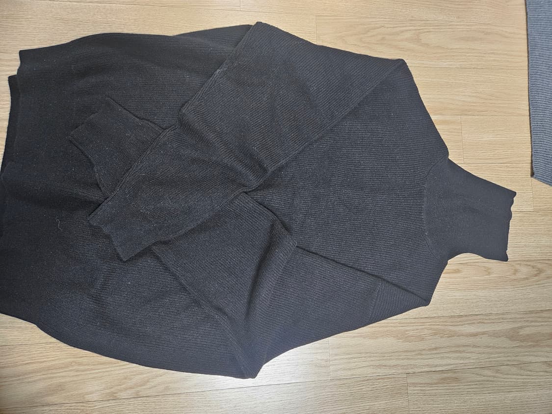 포터리 캐시미어 터틀넥 상품이미지1