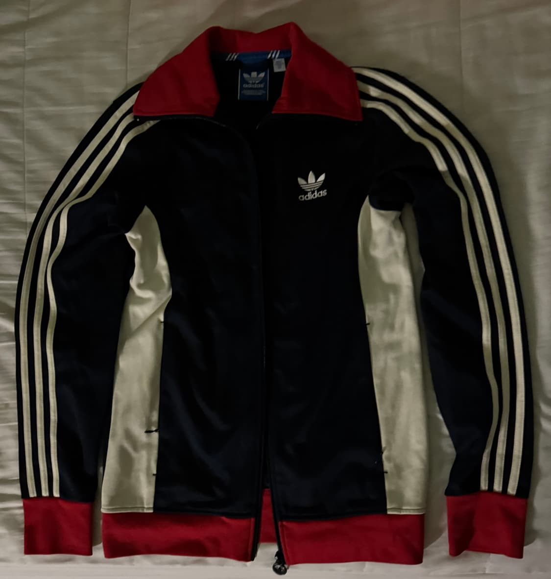 아디다스 유로파 네이비 레드 져지 상품이미지1